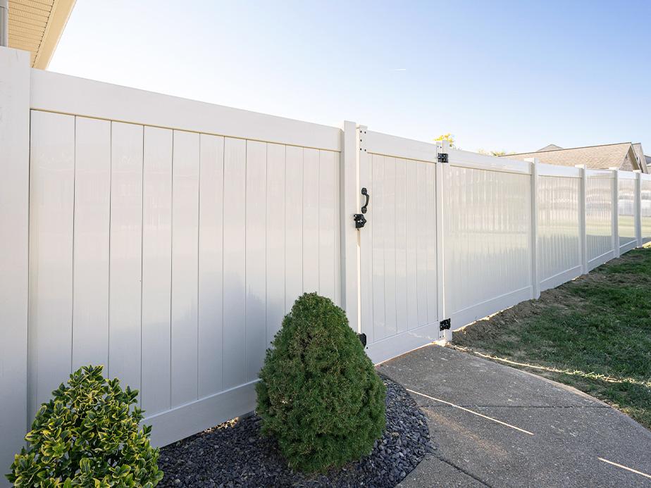 Burlington Washington vinyl privacy fencing